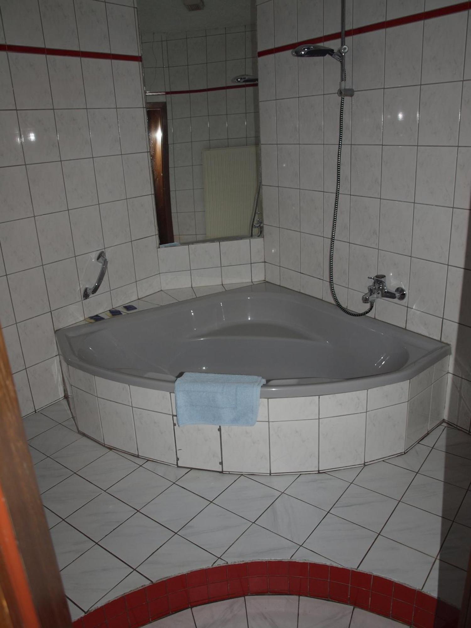 Hotel-Restaurant Orsoyer Hof Rheinberg Bagian luar foto